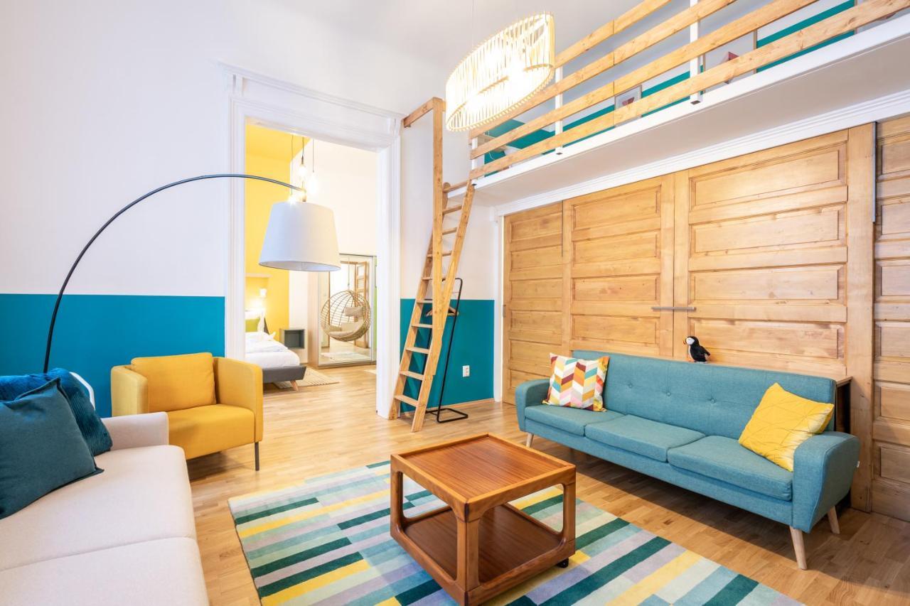 Live Star Apartment Budapest Esterno foto