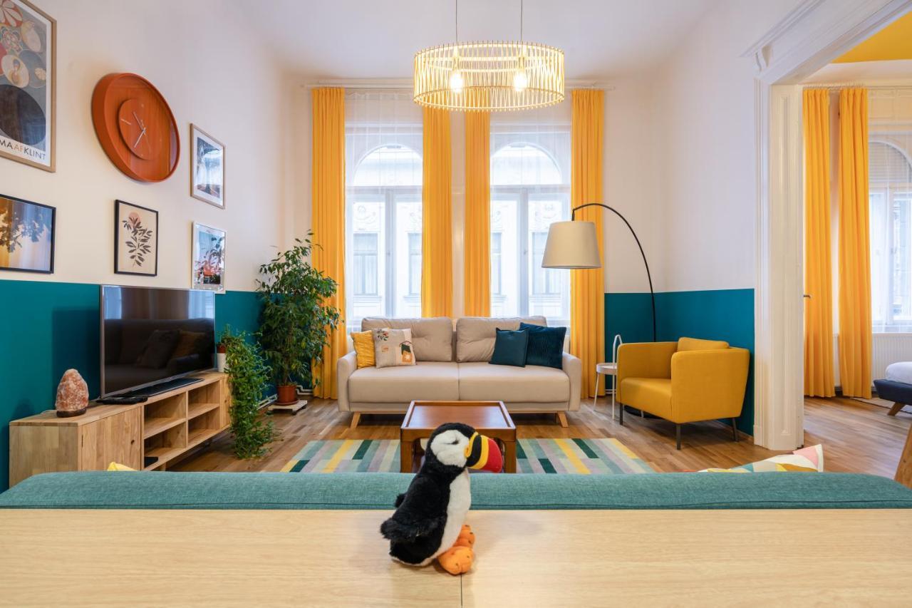 Live Star Apartment Budapest Esterno foto
