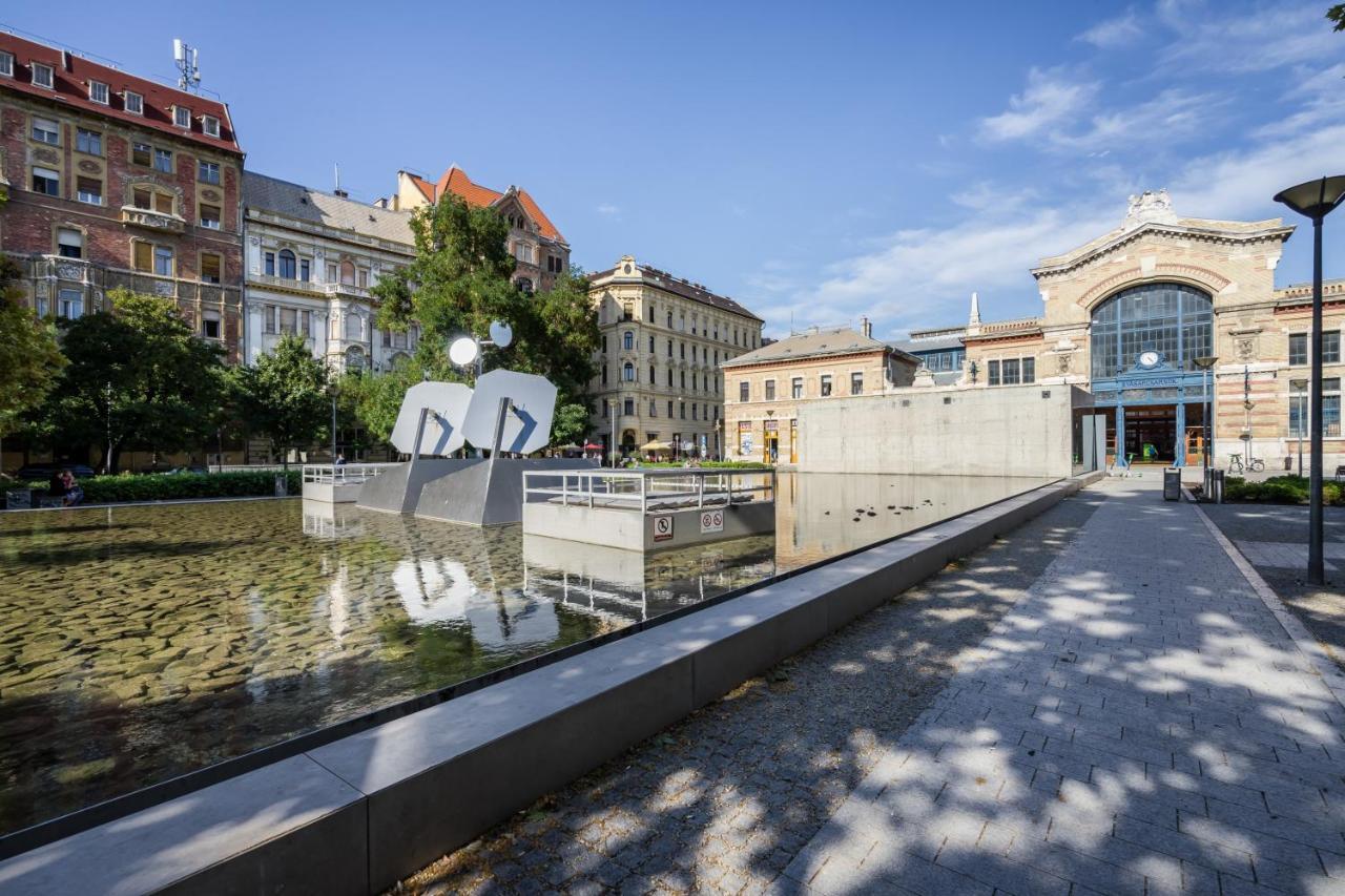 Live Star Apartment Budapest Esterno foto