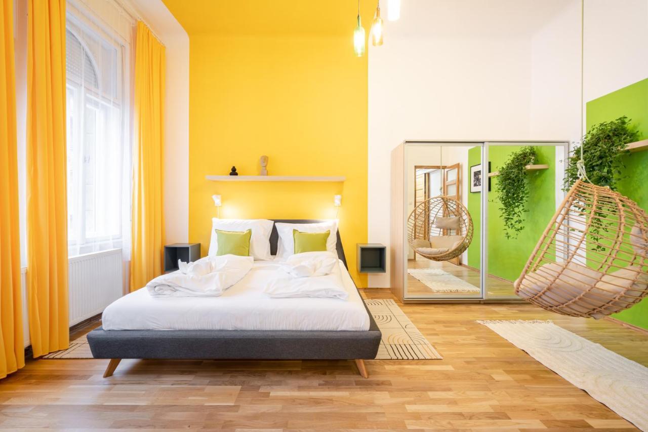 Live Star Apartment Budapest Esterno foto